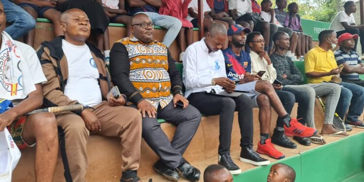 IMG-20210926-WA0104.jpg - Agora Grands-Lacs Sport : « nous voulons faire goma la capitale du tennis en rdc » Simon kazungu devant le président national du tennis