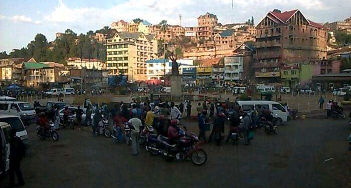 Bukavu/Insalubrité: la nouvelle dynamique de la société civile saisit le bourgmestre de Bagira sur la prolifération des kiosques et maisons en conteneurs dans sa municipalité