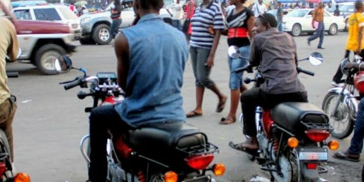 MOTO GOMA - Agora Grands-Lacs Nord-Kivu : le gouverneur militaire invite les associations des conducteurs des engins roulants à se conformer aux textes légaux