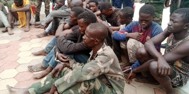 Ituri : 18 présumés criminels présentés au vice gouverneur à Bunia