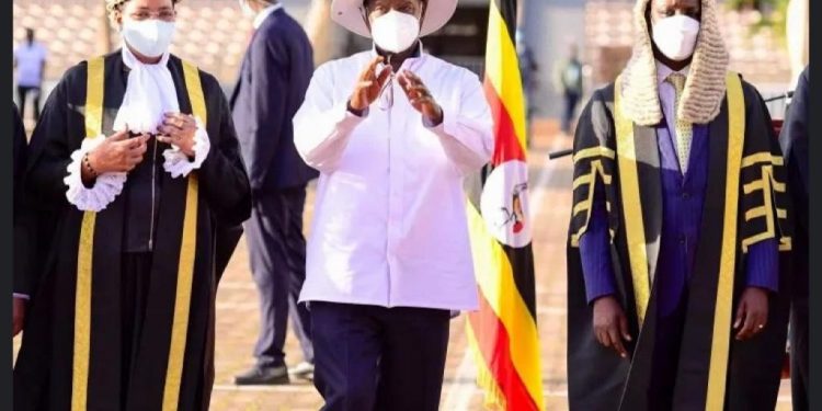 Ouganda : Anita Among préside  le nouveau bureau du parlement