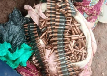 Beni : l&rsquo;armée intercepte un civil avec des centaines de munitions de guerre à Bashu