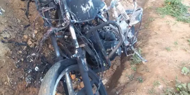 Irumu : huit motos incendiées dans une embuscade des ADF près de Otomabere (bilan provisoire)