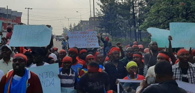 Marche de soutien aux FARDC à Goma : les manifestants demandent au chef de l&rsquo;État de transformer l&rsquo;état de siège en état de guerre (Memo.)