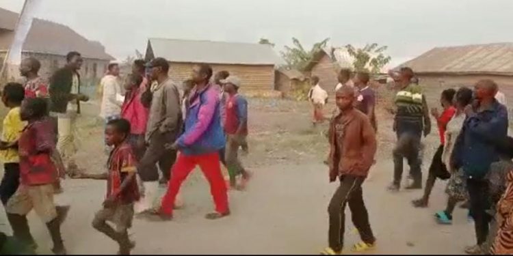 Rutshuru : des habitants manifestent contre une éventuelle installation des troupes de la MONUSCO à Kalengera