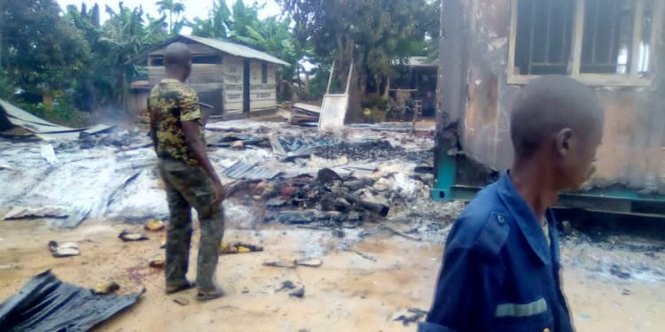 Oicha : les locaux du commissariat de la Police incendiés
