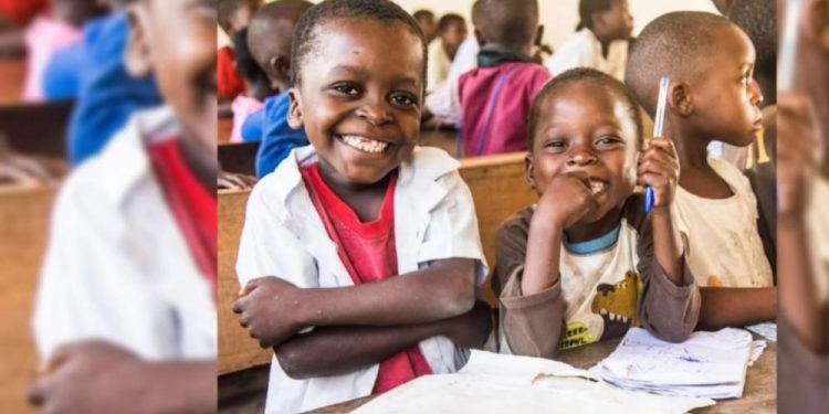 Butembo : l&rsquo;organisation U-Reporter collecte des « fournitures scolaires » en faveur des enfants « déplacés » et « orphelins »