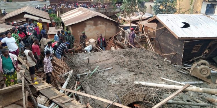 Écroulement d&rsquo;un immeuble à Butembo : 7 personnes jusque là sorties des decombres (Témoignage)