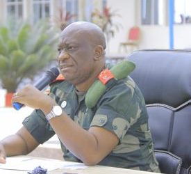 Ituri : le gouverneur militaire menace de dévoiler les noms des élus provinciaux qui « soutiennent » les groupes armés