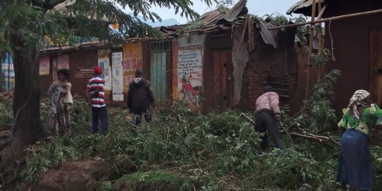 Rutshuru : une cinquantaine de maisons détruites et plusieurs champs dévastés suite à des pluies diluviennes à Kibirizi