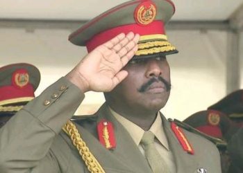Ouganda : le lieutenant-général Muhoozi, fils du président Museveni, remplacé aux commandes des forces terrestres