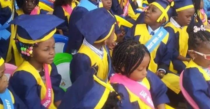 RDC : le ministre de l&rsquo;EPST interdit les cérémonies de collation de grade des enfants du cycle maternel