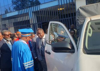 Nord-Kivu : Muhindo Nzangi préside la cérémonie de remise du premier lot des véhicules aux Professeurs d&rsquo;universités