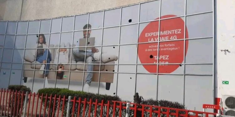 1692259968956 - Agora Grands-Lacs Goma : manifestations des étudiants de l’ISTA, la maison Airtel prise pour cible