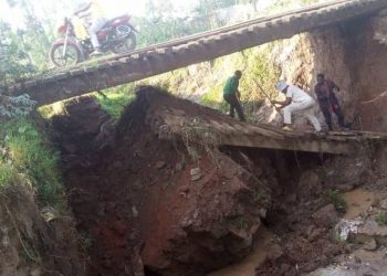 Butembo : la société civile de Bulengera alerte sur le mauvais état du pont jeté sur la rivière Vihuli