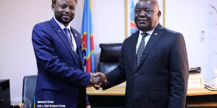 IMG-20230828-WA0022 - Agora Grands-Lacs Mwami Kitunda Selemani sollicite l’implication de Mbusa Nyamwisi pour le désenclavement du territoire de Walikale