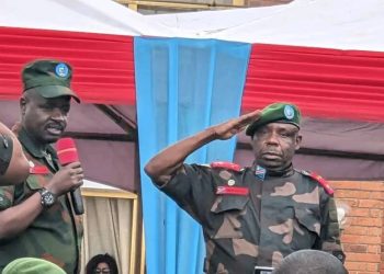 Investiture du Gouverneur intérimaire du Nord-Kivu : « Si vous voulez réussir votre mission, travaillez avec abnégation », (Gén. Major Ychaligonza Nduru à Peter Chirimwami)