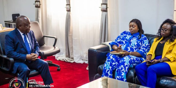 Tête-à-tête entre Mbusa Nyamwisi et la cellule de communication du ministère de l&rsquo;intégration régionale