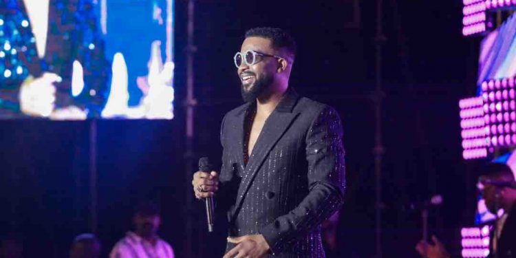 Succès fou pour Fally Ipupa à Kampala : l&rsquo;aigle de la rumba congolaise fait chavirer les foules