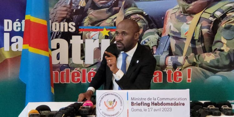 Déplacement des bornes frontalières par l&rsquo;Ouganda à Rutshuru : « La question est gérée au niveau diplomatique », (Patrick Muyaya)