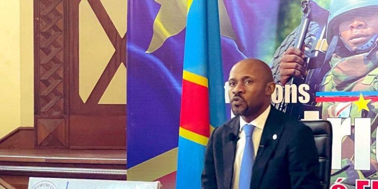 Guerre du M23/RDF : Patrick Muyaya prend la défense des groupes d&rsquo;autodéfenses