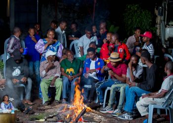 Goma : l&rsquo;authenticité brûle à mille fées dans une soirée communautaire autour du feu