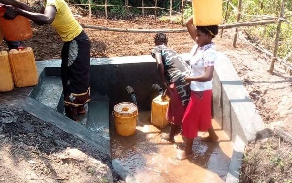 IMG-20231104-WA0035 - Agora Grands-Lacs Butembo : Simon Kazungu finance la construction et le réaménagement de plus de 45 sources d’eau potable