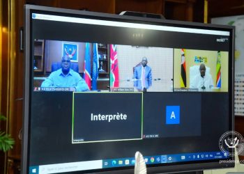 Par visioconference, le président Tshisekedi s&rsquo;est entretenu avec ses homologues de l&rsquo;Ouganda et du Kenya sur la crise sécuritaire dans l&rsquo;Est