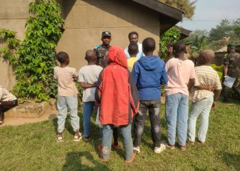 Beni : les FARDC remettent 17 ex otages des ADF à la société civile