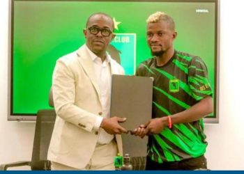 À peine son contrat résilié du Rwanda, Héritier Luvumbu s&rsquo;engage avec l&rsquo;As V. club de Kinshasa