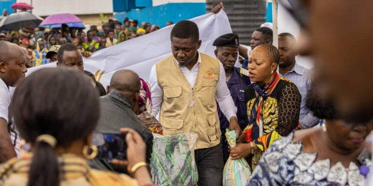 Guerre du M23/RDF : la Fondation Dénise Nyakeru vole de nouveau au chevet des déplacés
