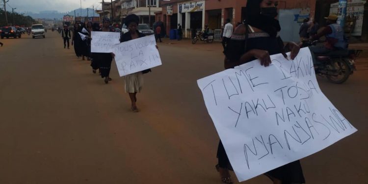 8 mars à Butembo : les femmes du mouvement « Nzenge Amani » manifestent pour la paix et la sécurité en RDC