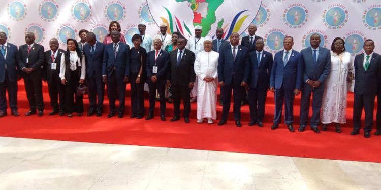CEEAC : Lutundula et Mbusa Nyamwisi représentent la RDC à la conférence des chefs d&rsquo;Etat à Malabo