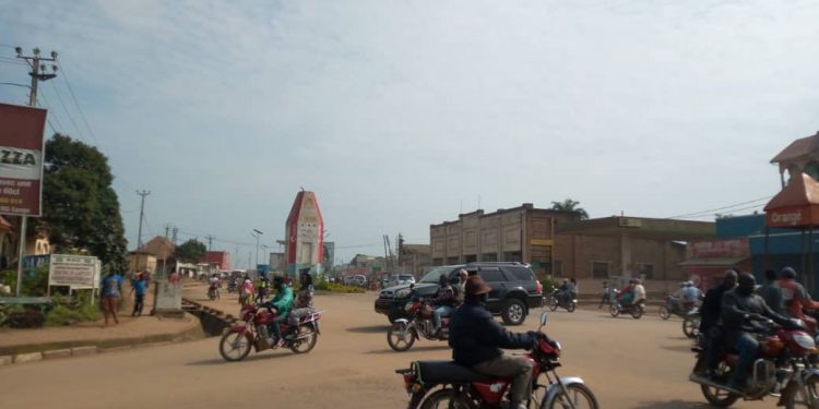 Ituri : interdiction de stationnement des engins roulants sur la chaussée