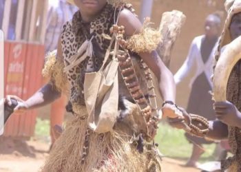 Butembo : malgré les critiques, Muhindo Vagheni gagne sa vie grâce à la danse folklorique