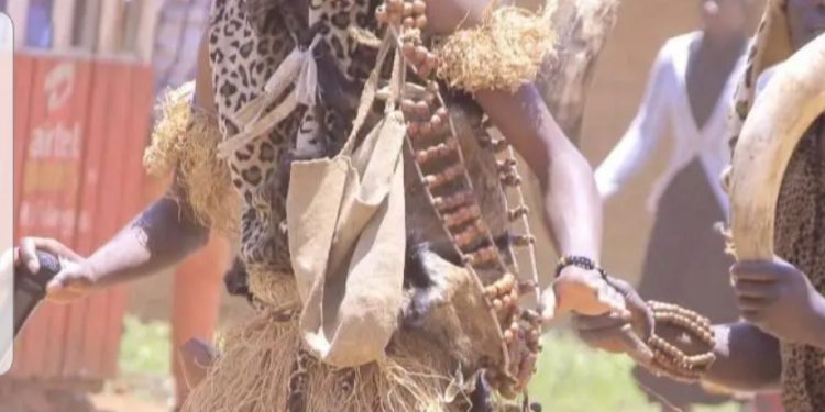 IMG-20240430-WA0059 - Agora Grands-Lacs Butembo : malgré les critiques, Muhindo Vagheni gagne sa vie grâce à la danse folklorique