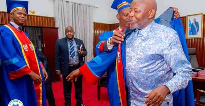 RDC : l’UNIKIN suspend les professeurs qui ont remis la toge à Vital Kamerhe