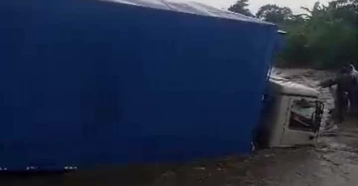 Ituri : le trafic routier Bunia-Kasenyi bloqué suite au débordement de la rivière Manje-Sona