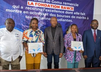 Nord-Kivu : la Fondation RAWJI octroie deux bourses de mérite aux anciennes étudiantes de l&rsquo;UNIGOM