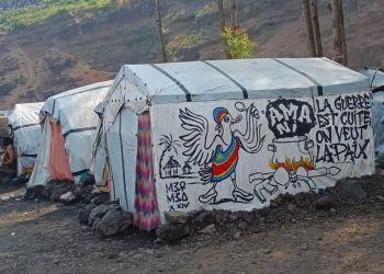 L&rsquo;art au service de la paix : Jonatemp transforme les abris de fortune en oeuvres d&rsquo;espoir à Goma