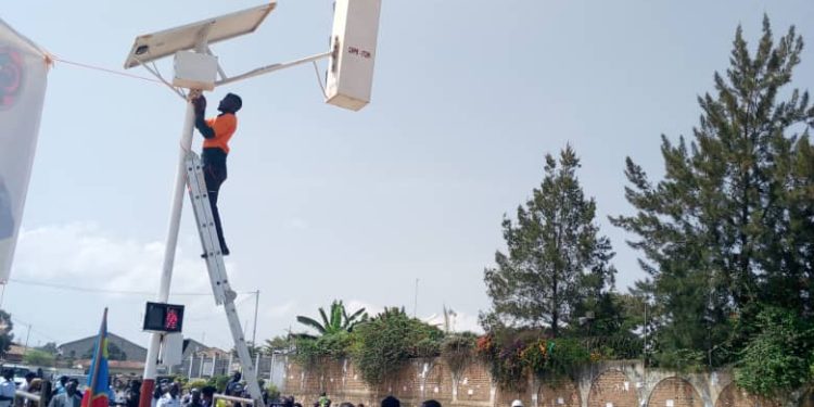 Bunia : inauguration de cinq panneaux lumineux de signalisation