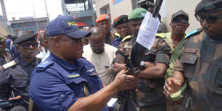 Insécurité à Goma : le maire remet une vingtaine de présumés bandits à la justice militaire
