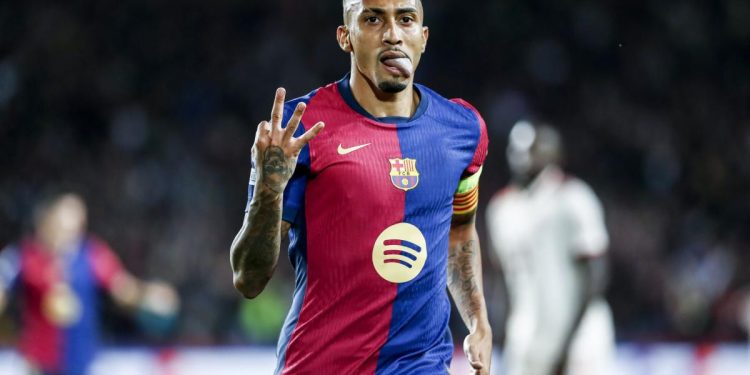 Football : grâce à un triplé de Raphinha, Barcelone donne une leçon au Bayern Munich