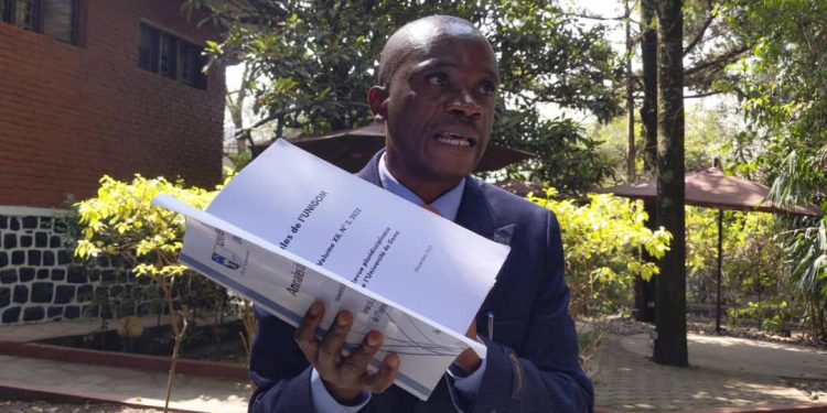 RDC : le Professeur Joseph Mushunganya s&rsquo;engage dans la promotion des langues locales (découvertes)