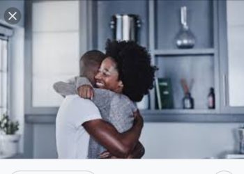 Journée internationale des câlins : « Ce geste favorise la régulation du bien-être psychologique », (Micheline Kavunga)