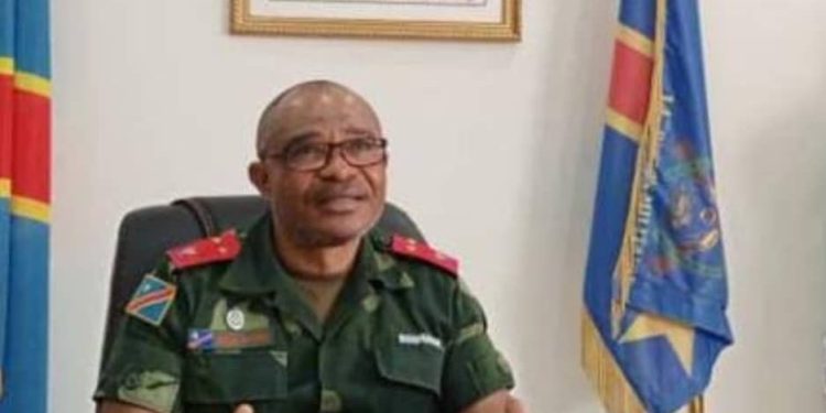 gen - Agora Grands-Lacs Le Général-major Kizimu Mbuyu aux Kinois : « Évitez de voir les rwandais partout »