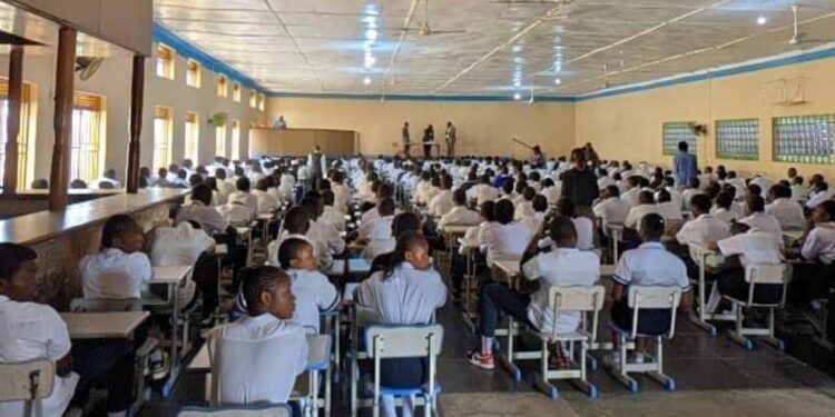IMG-20250702-WA0023 - Agora Grands-Lacs Kampala – Lancement officiel de l’Examen de fin d’études primaires (ENAFEP 2025) : 133 élèves participent aux épreuves