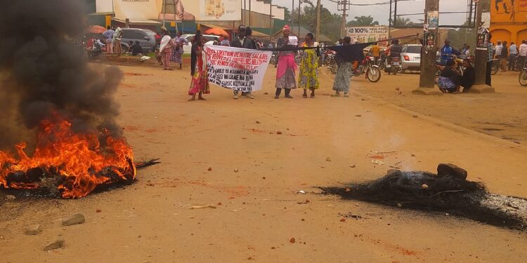 Beni : après cinq mois d&rsquo;arriérés de salaire, les veuves militaires dans la rue
