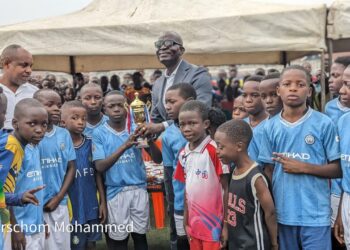 Clôture de la colonie des vacances : à Goma, des bourses d&rsquo;études, des trophées et cahiers remis aux équipes