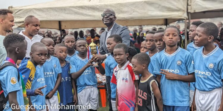IMG-20250825-WA0017 - Agora Grands-Lacs Clôture de la colonie des vacances : à Goma, des bourses d’études, des trophées et cahiers remis aux équipes
